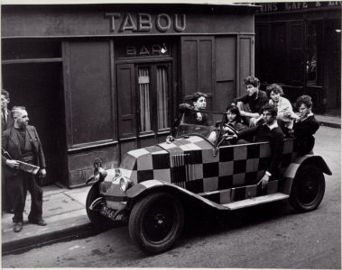 Robert Doisneau, Devant le Tabou, 1947