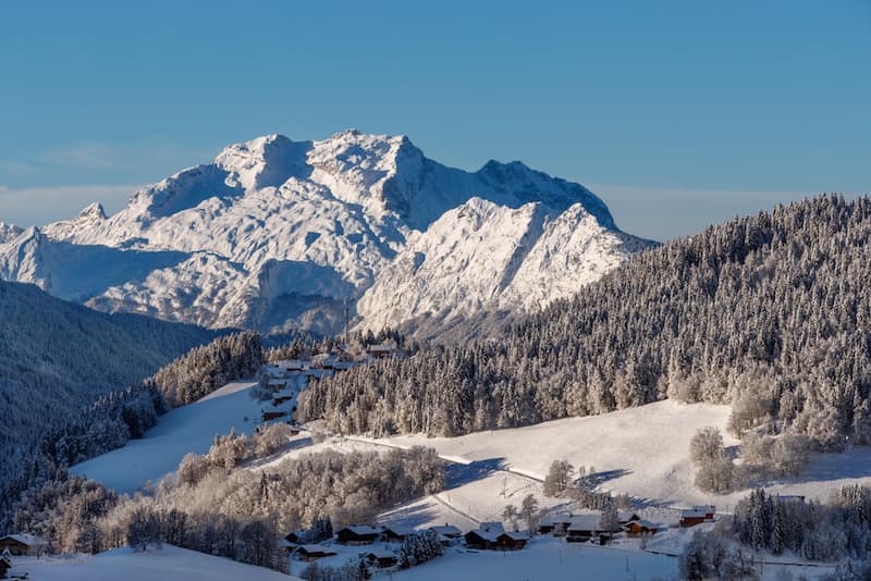 La montagne Tournette vers Annecy © zjtmath / Shutterstock