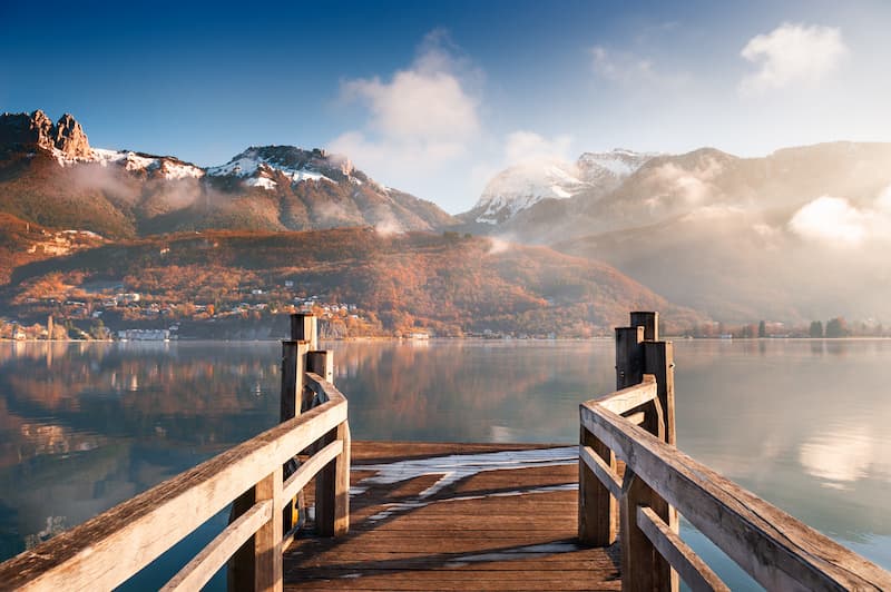 Lac d'Annecy © smallredgirl / Adobe Stock