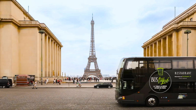 Bus Toqué vue Tour Eiffel