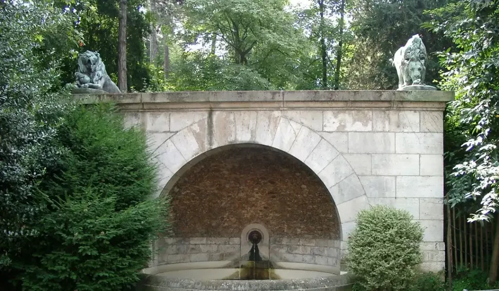 Fontaine aux Lions © Daily Photo Stream