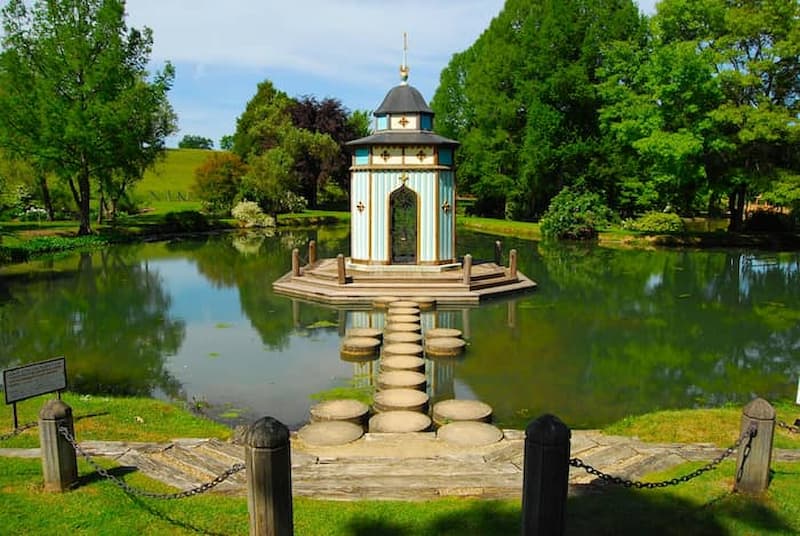 Jardin Remarquable Apremont sur Allier pavillon turc