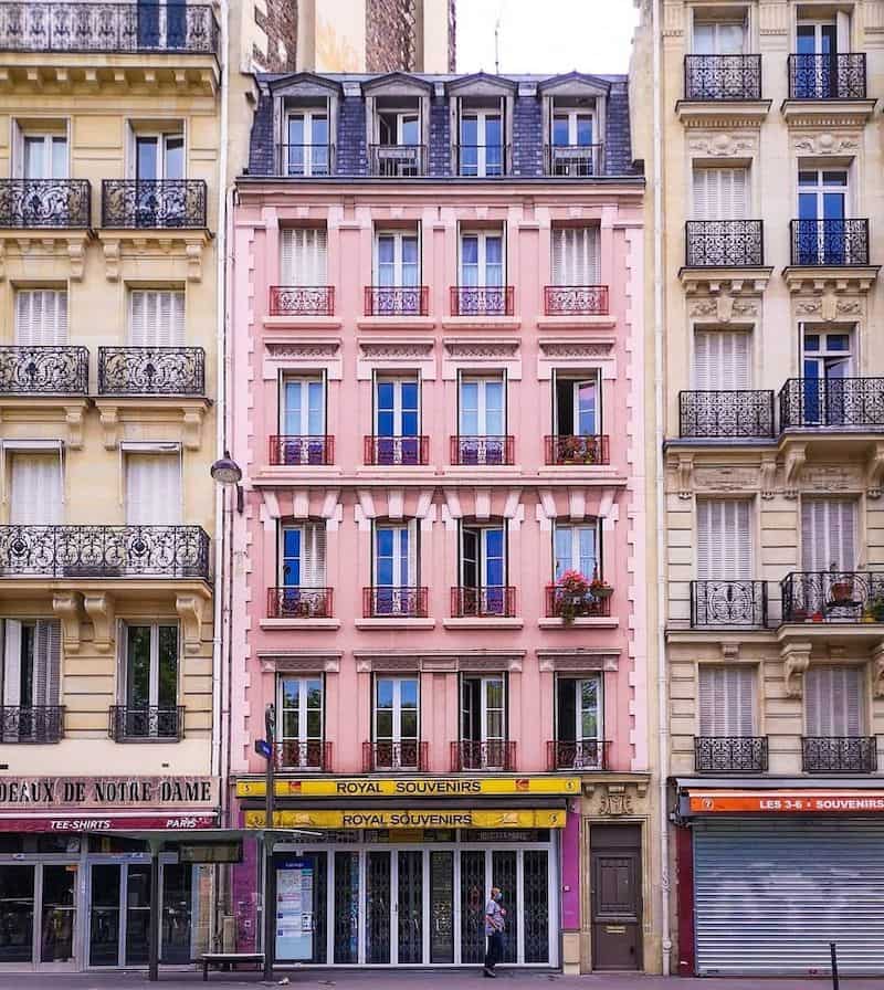 L'immeuble rose © @giovannainparis / Instagram