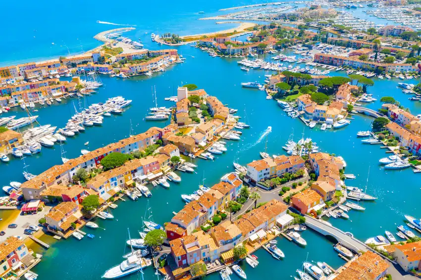 Port Grimaud, la petite Venise provençale © proslgn