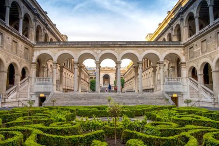 La cour de l'Hôtel-Dieu © antoine2k / Adobe Stock