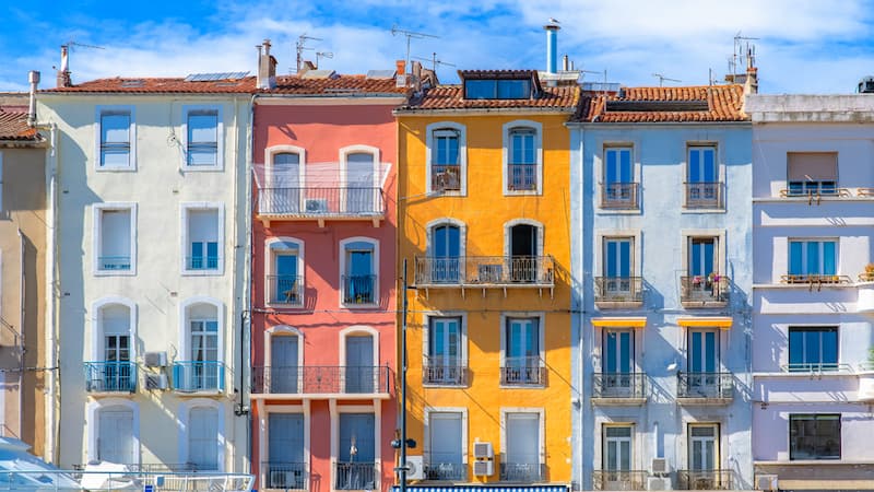 Des maisons colorées à Sète © Pascale Gueret / Shutterstock