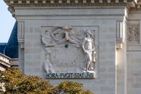 Le cadran solaire du Palais de Justice de Paris