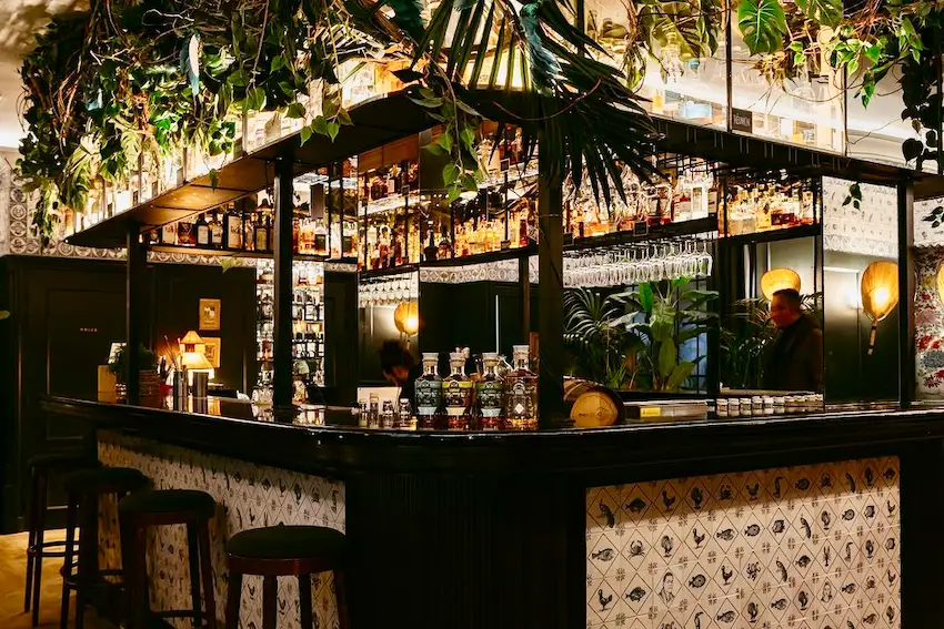 Le plus grand bar à rhum de France © Bar 1802