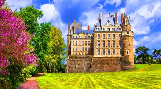 Château de Brissac © Adobe Stock