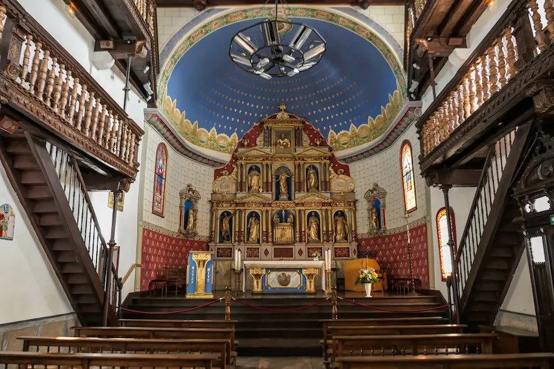 Intérieur de l’église Notre-Dame de l’Assomption © Adobe Stock