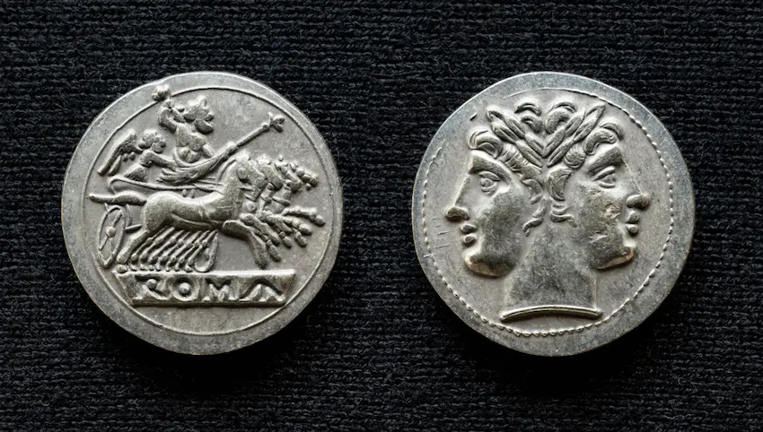 Pièce de monnaie romaine représentant ke dieu Janus (225-214 avant JC)