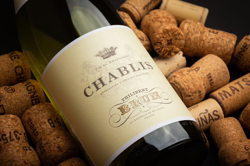 Vin Chablis © stasknop, Adobe Stock