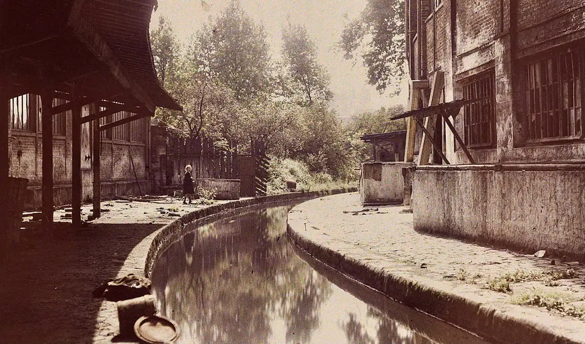 La Bièvre, ancienne rivière parisienne © Cinématèque Robert Lynen / Roger Viollet