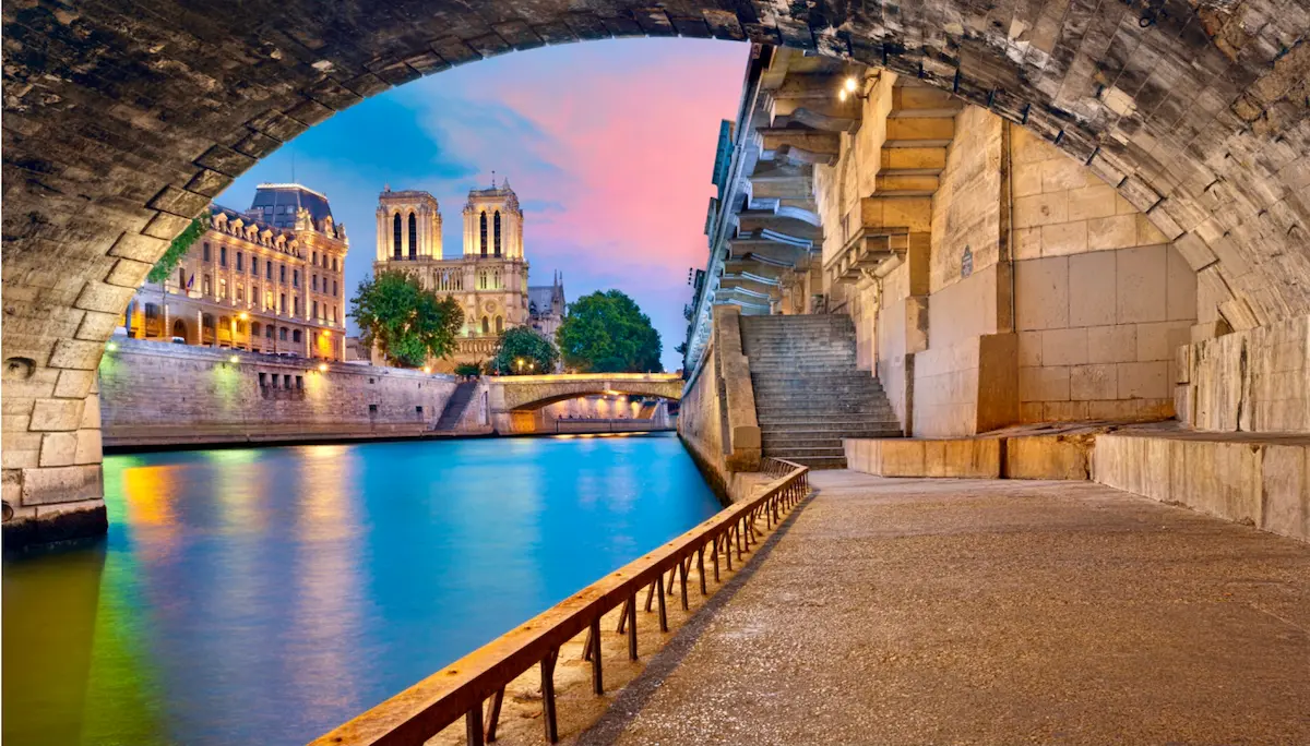 La Seine à Paris © Adobe Stock