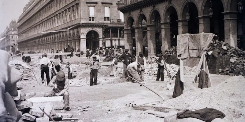 Travaux pour le métropolitain parisien en mai 1899 sur la rue de Rivoli © Bibliothèque de Toulouse