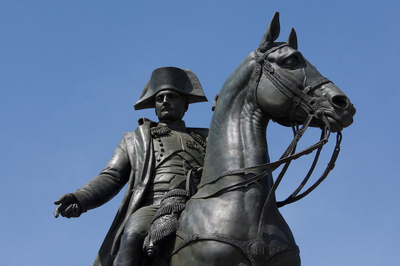 Statue de Napoléon © Natolie, Adobe Stock