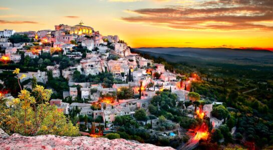 Gordes © thieury / Adobe Stock