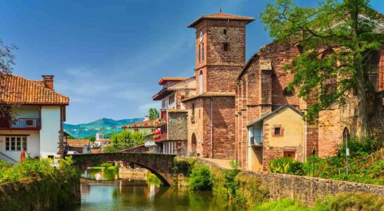 Village de Saint-Jean-Pied-de-Port © SerFF79, Adobe Stock