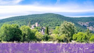 Le Poël-Laval - © Adobe Stock