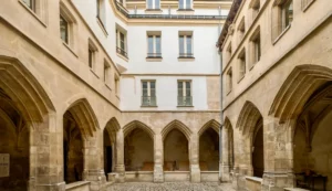 Cloître des Billettes © Clément Dorval / Ville de Paris