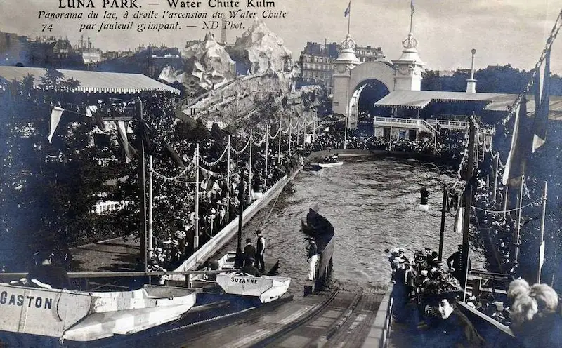 L’emblématique “Water Chute” du Luna Park © Paris Unplugged