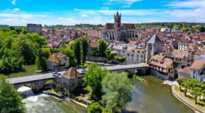 Moret-sur-Loing © Jérome AUFORT, Adobe Stock