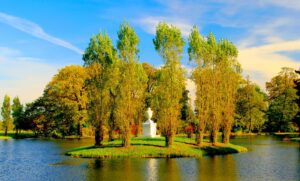 Parc Jean-Jacques Rousseau © LianeM / Adobe stock