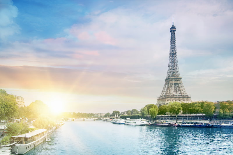 Balade sur la Seine © Kotkoa, Adobe Stock