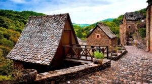 Village de Belcastel © AdobeStock_elenas_1