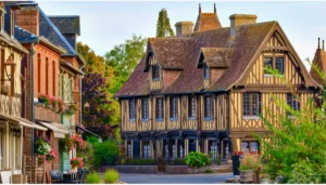 Beuvron-en-Auge © Adobe Stock