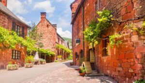 Collonges-la-Rouge © Laura, Adobe Stock