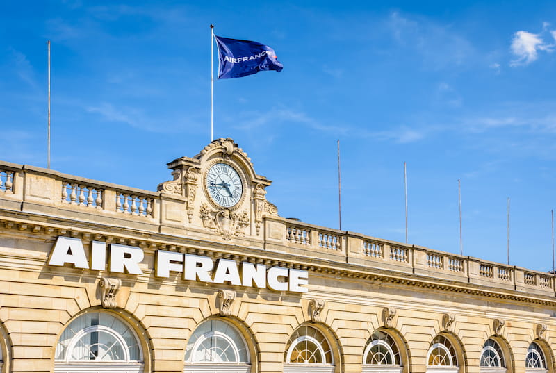 Gare des Invalides - ancien siège d'Air France © AdobeStock_olrat