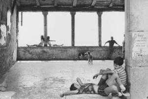 Henri Cartier-Bresson, Simiane-la-Rotonde, France, 1969 - © Fondation Henri Cartier-Bresson Magnum Photos