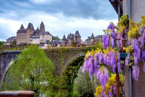 Uzerche © Oksana Perkins / Adobe stock