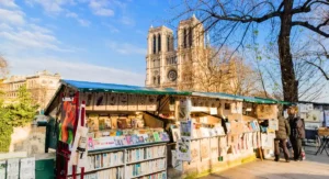 Bouquinistes Paris © Adobe Stock