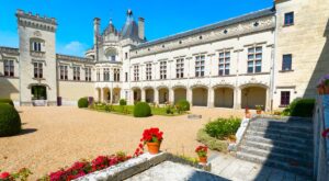 Château de Brezé © WINDCOLORS, Adobe Stock