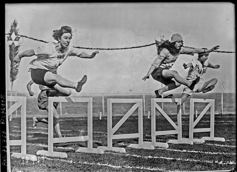 Olympiades féminines de Monte Carlo, 74m haies, 17 avril 1922 - © BnF
