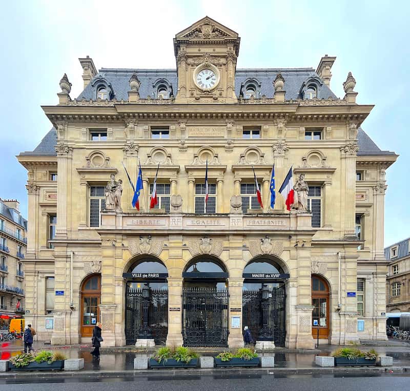 Façade de la Mairie du 18e de Paris