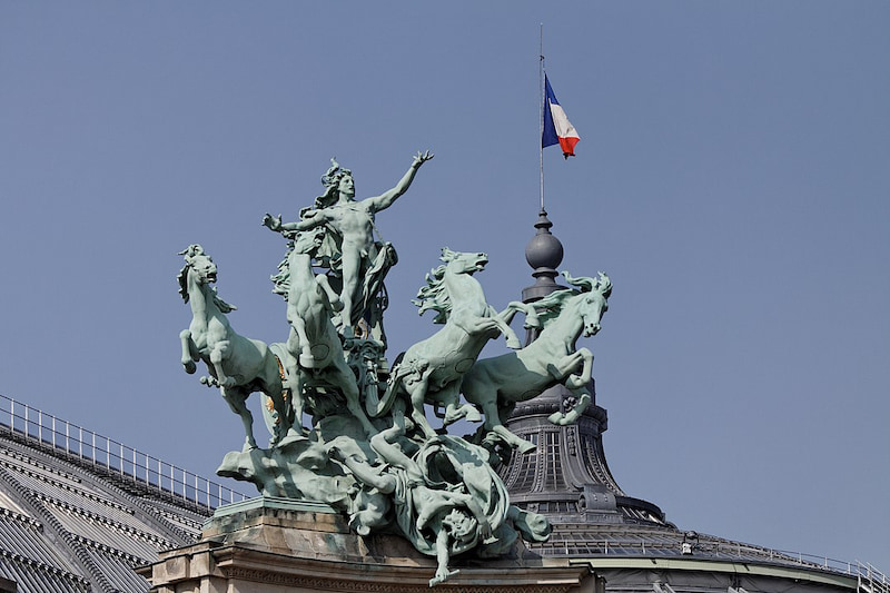 Georges Récipon, L’Harmonie triomphant de la Discorde, quadrige, côté Seine