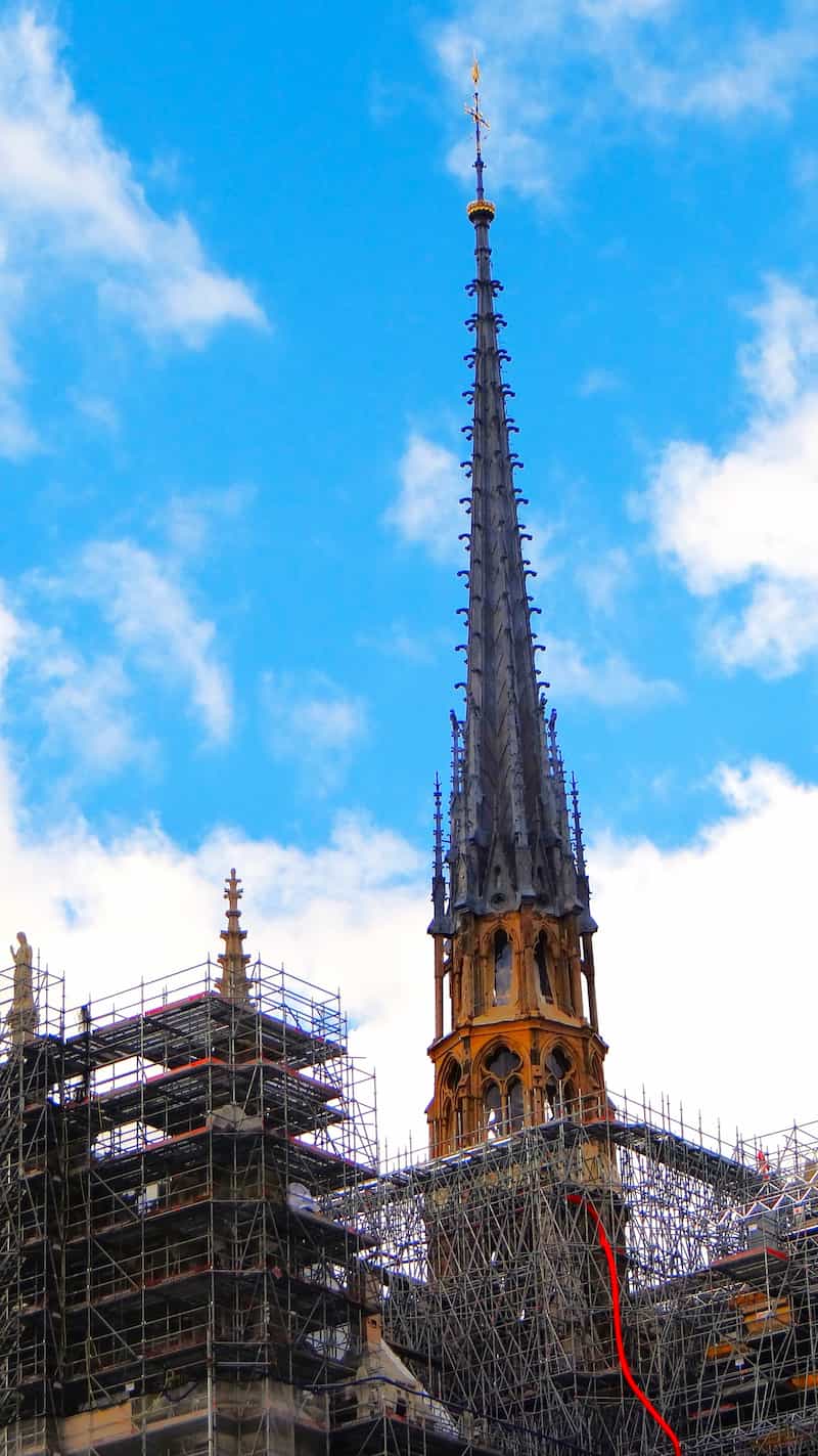 Nouvelle flèche de la cathédrale Notre-Dame de Paris, mars 2024 © Wikimedia Ibex73