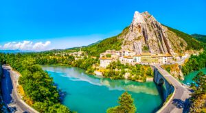 Sisteron © HeinzWaldukat, Adobe Stock