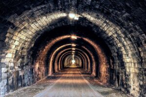 Tunnel © Adobe stock