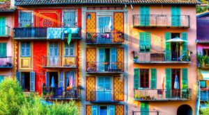 Village de Sospel et ses façades colorées © AdobeStock_Rolf