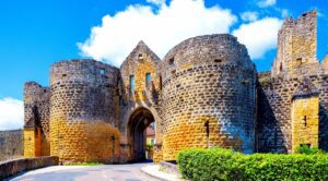 Porte de Domme © AdobeStock_M.studio