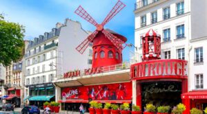 Le Moulin rouge à Montmartre, à côté de la Cité Véron © AdobeStock_Mistervlad