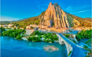 Sisteron © Adobe Stock