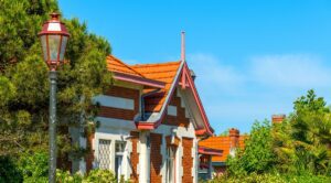 Soulac-sur-mer et ses villas Belle Époque © AdobeStock_Eric Cowez