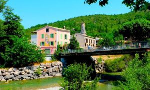 Castellane © Adobe Stock