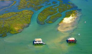 Cabanes Tchanquées, île aux oiseaux vue aérienne © Destination Arcachon