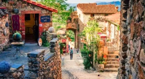 Castelnou © Shutterstock